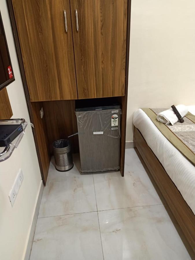 Hotel Ashyana - Near To Grant Road Station 뭄바이 외부 사진