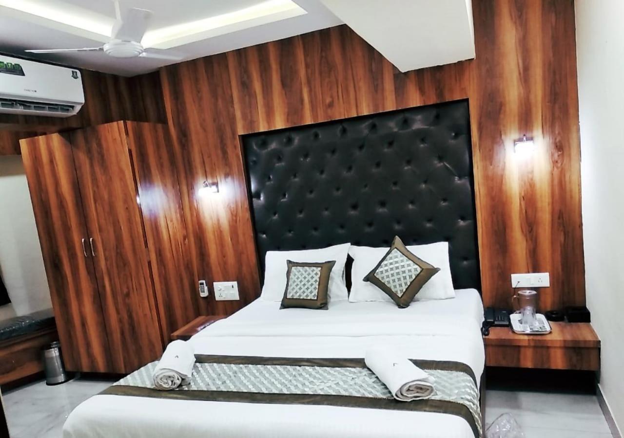 Hotel Ashyana - Near To Grant Road Station 뭄바이 외부 사진