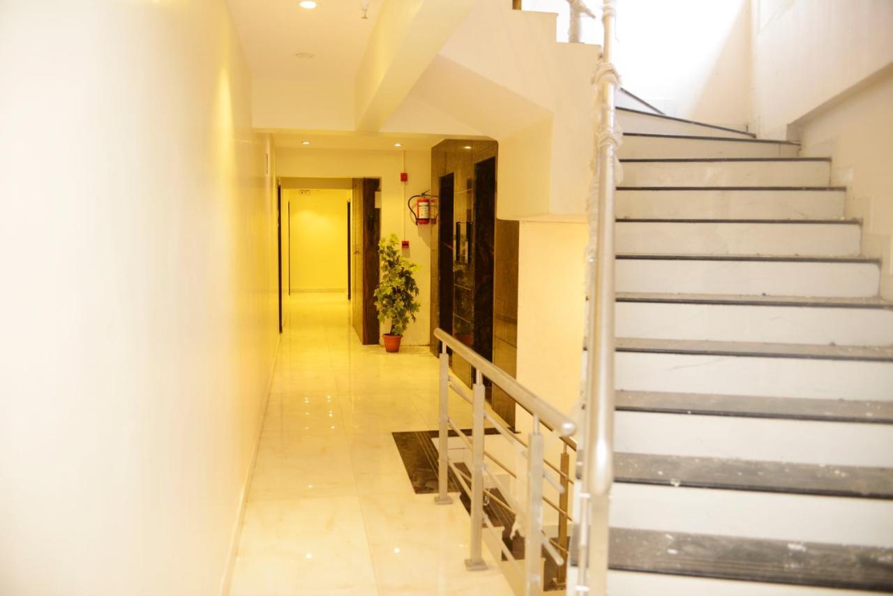 Hotel Ashyana - Near To Grant Road Station 뭄바이 외부 사진