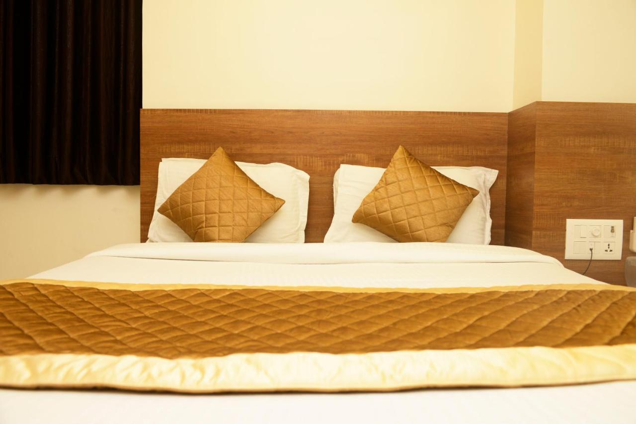 Hotel Ashyana - Near To Grant Road Station 뭄바이 외부 사진
