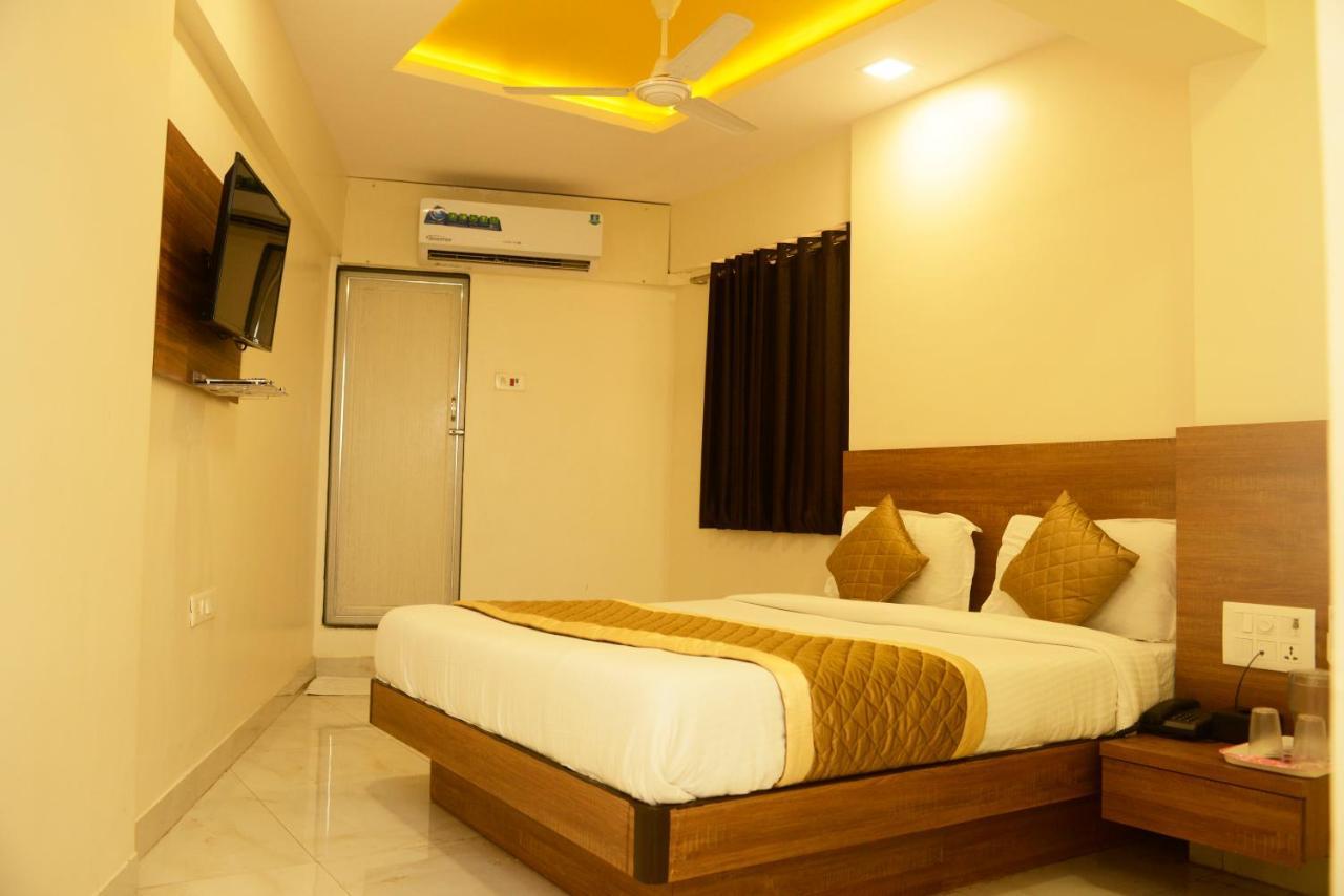 Hotel Ashyana - Near To Grant Road Station 뭄바이 외부 사진
